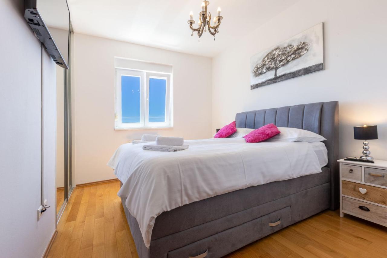 Jadran Apartment With Balcony And Parking Garage ザダル エクステリア 写真